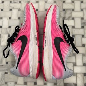 Nike Women’s Nike Running Shoes. Size 9.